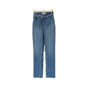 ABERCROMBIE&FITCH Curve Love Ultra High Rise ’90s Straight Jean - Medium Wash